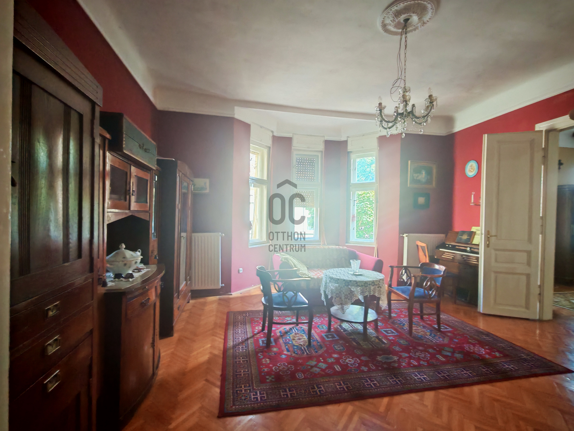 Gallery zoom image