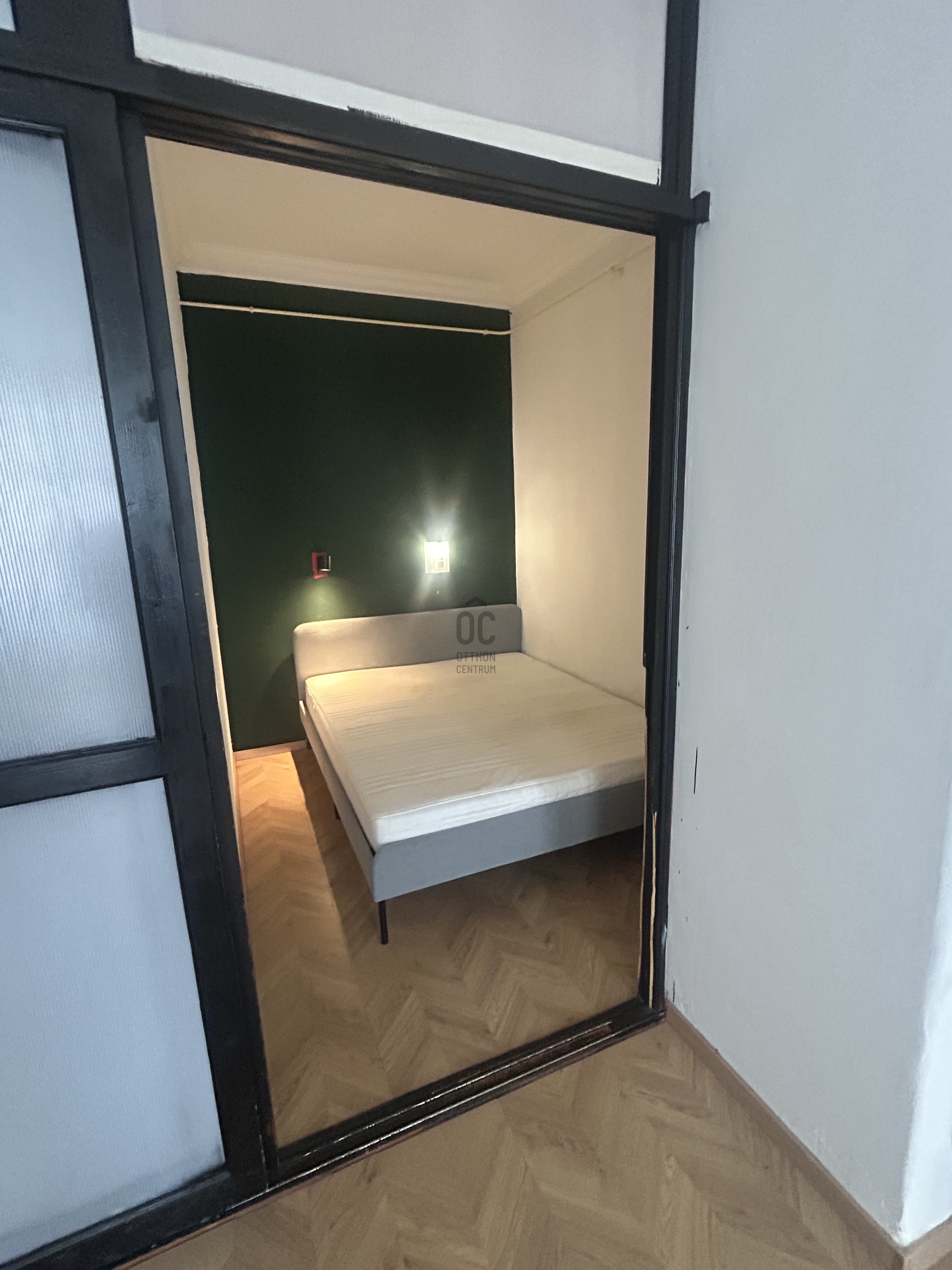 Gallery zoom image