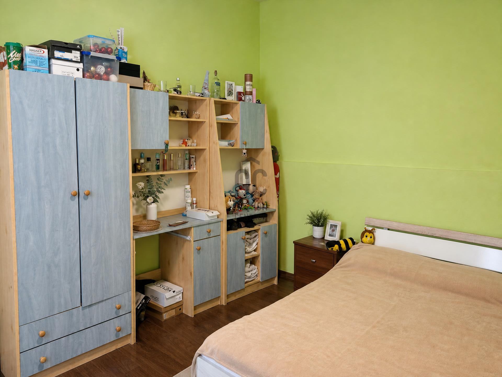 Gallery zoom image