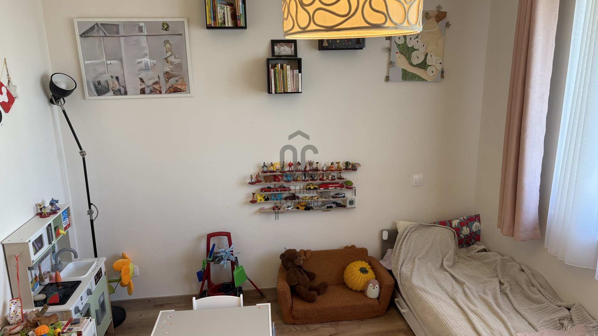 Gallery zoom image