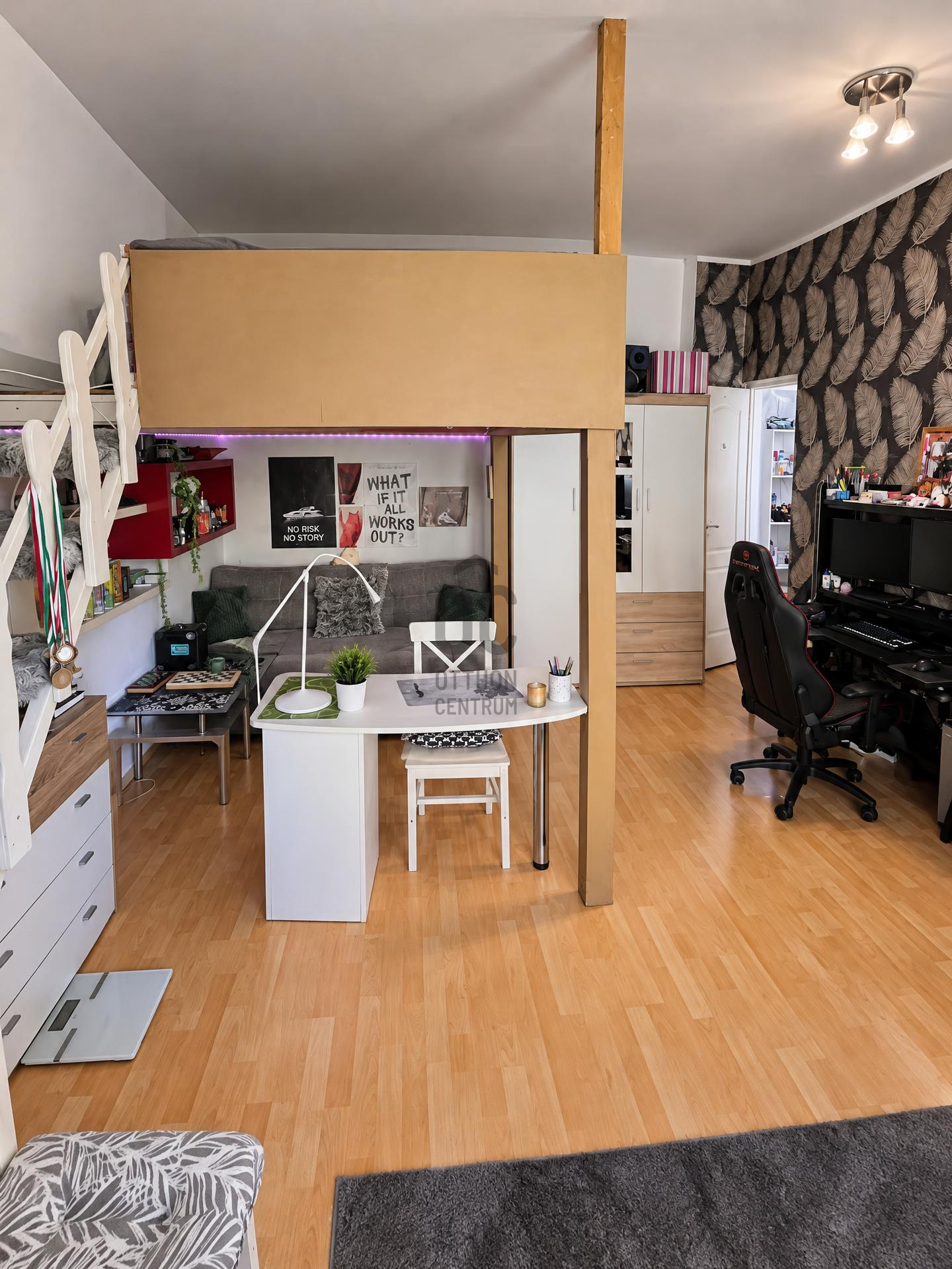 Gallery zoom image